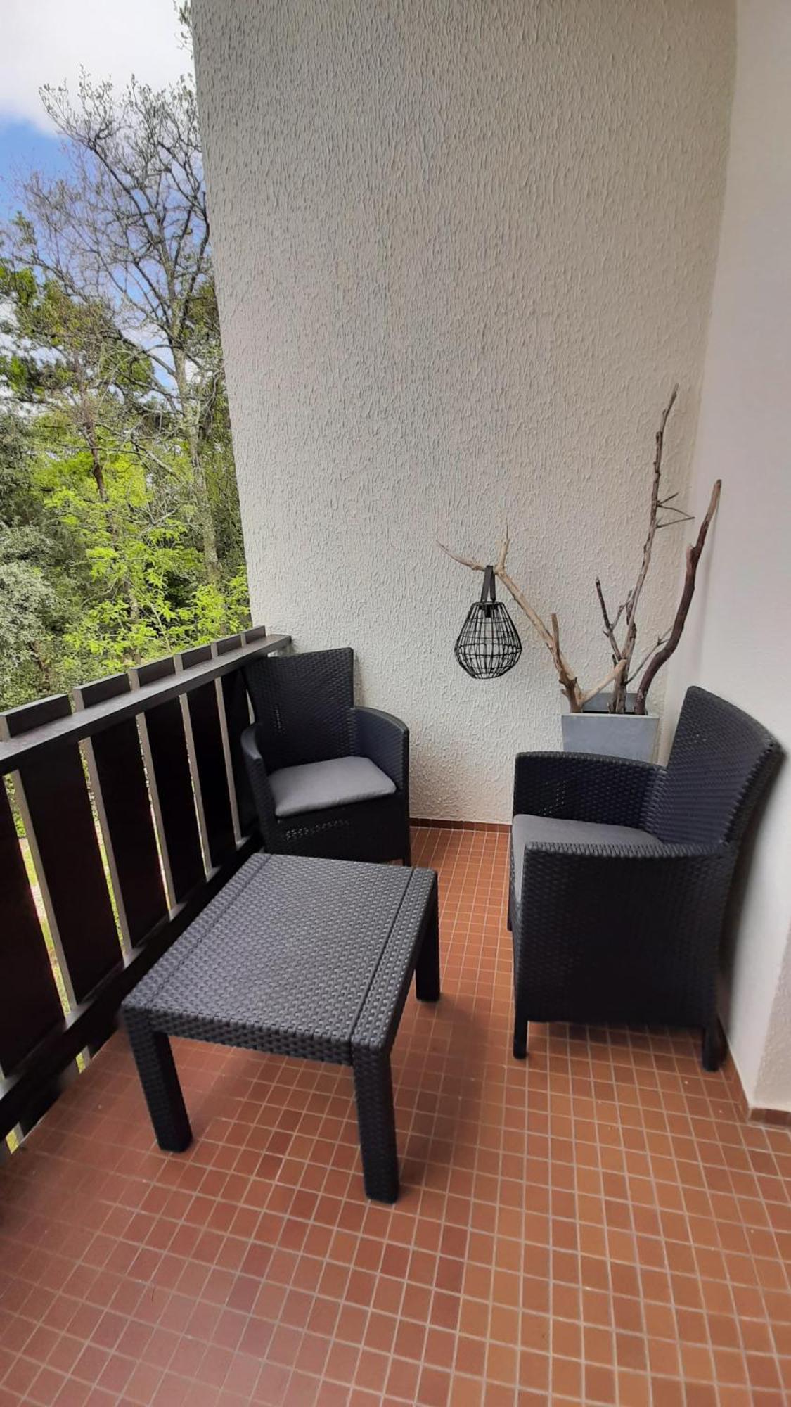 Le Petit Bois Flotte 250 M Avec Parking Et Balcon Appartement